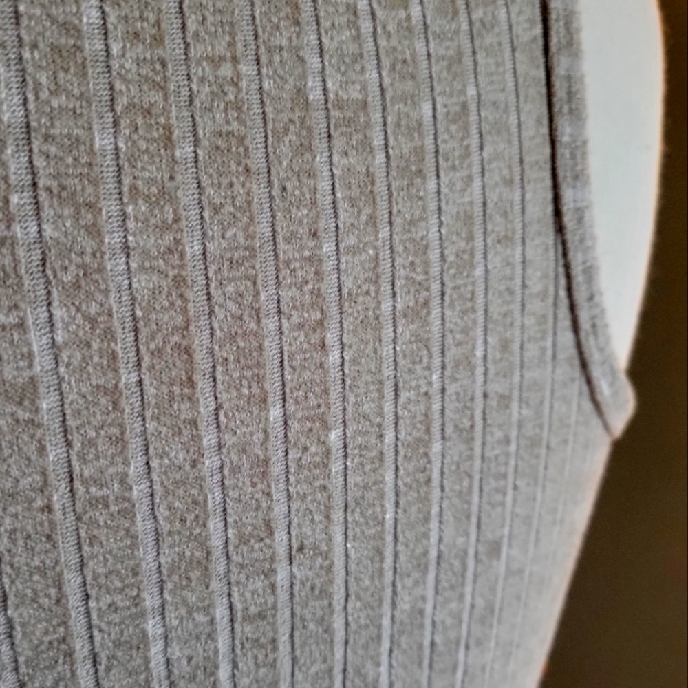 Forever 21 Cropped Racer Back Ribbed Sweater - Picture 5 of 8
